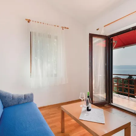 Amazing Apartment In Njivice With House Sea View Apartmán