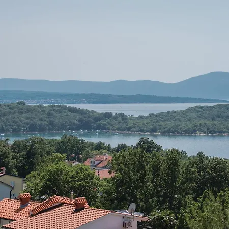 Daire 1 Bedroom Beautiful Apartment In Njivice