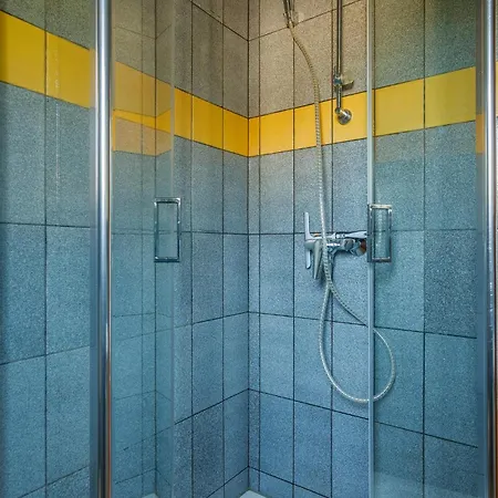 Amazing Apartment In Njivice With House Sea View