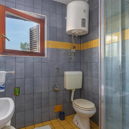 Apartament Amazing In With House Sea View